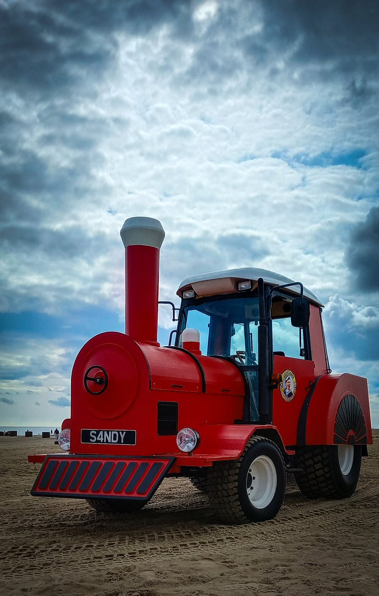 Just_J4mie's tweet photo. Then I saw "Sandy" 
#StormyStan 
@LifeguardsLincs and 
@RNLImablethorpe having their Open Day

@RNLI #respectthewater
#coast #beach #beachlife 
#mablethorpe #LINCOLNSHIRE https://t.co/hj6XTZzzBX