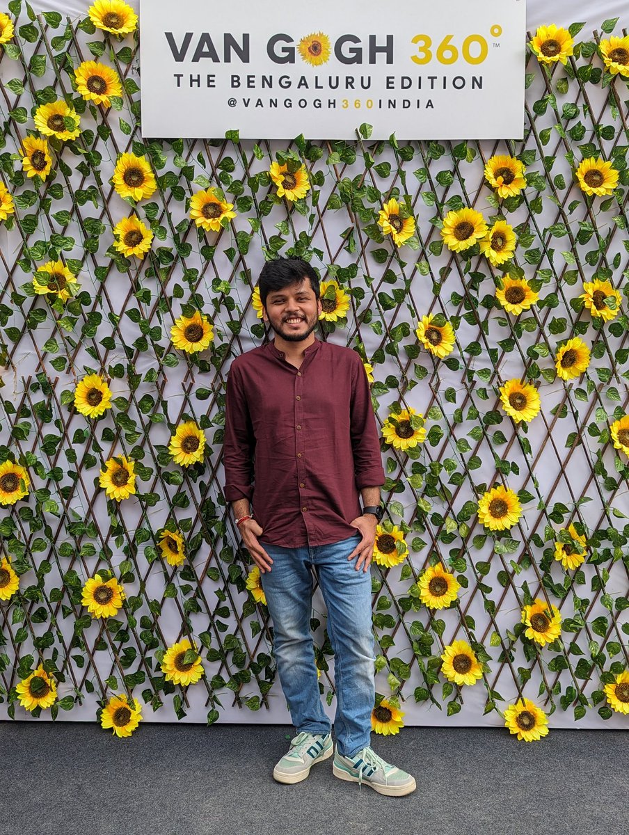 rosnshah's tweet photo. After a long wait and even a longer journey, got to visit Van Gogh 360° Immersive Experience.

On the ride to the venue, had a quick read of Van Gogh's life. 

It was very pretty and thoroughly enjoyed ~1.5 hrs with @devanshp_ and @SarjanSheth.

Had great fun! https://t.co/yN1PPqeO4f
