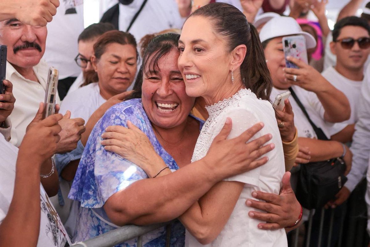 ¡Es hoy, es hoy!
Hoy estamos #DeFiestaConClaudia🥳

🗓️: Hoy sábado 26 de agosto 
📍: Monumento a la revolución 
⏰: 11:00 hrs 

#VamosConClaudia #Claudiadores