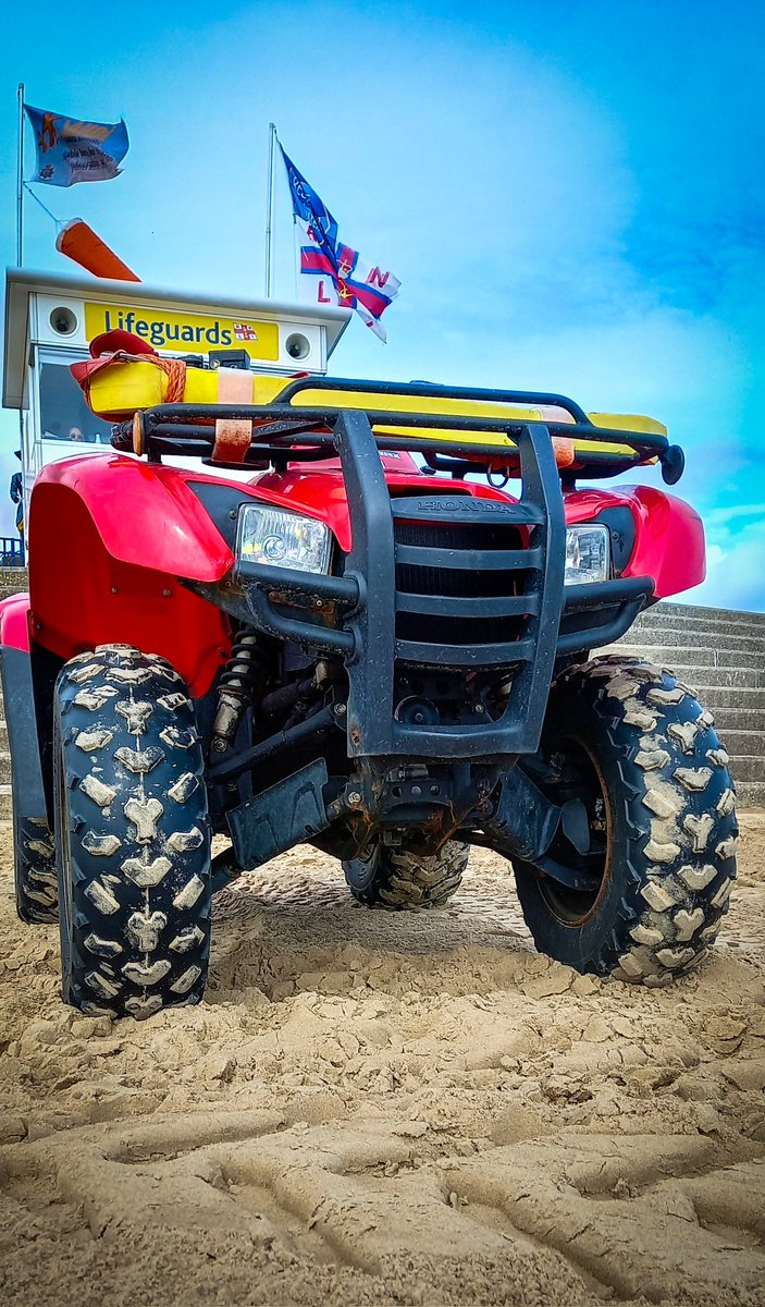 Just_J4mie's tweet photo. Then I saw "Sandy" 
#StormyStan 
@LifeguardsLincs and 
@RNLImablethorpe having their Open Day

@RNLI #respectthewater
#coast #beach #beachlife 
#mablethorpe #LINCOLNSHIRE https://t.co/hj6XTZzzBX