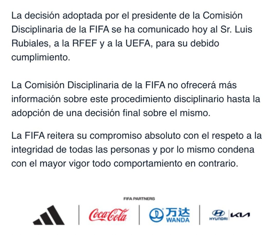 leydeporte's tweet photo. La FIFA suspende de toda actividad relacionada con el fútbol a nivel nacional e internacional a Luis Rubiales.

La comisión disciplinaria de la FIFA adoptó esta medida con carácter provisional hasta que se tome una decisión final sobre el caso. https://t.co/FbvnUcWzQS