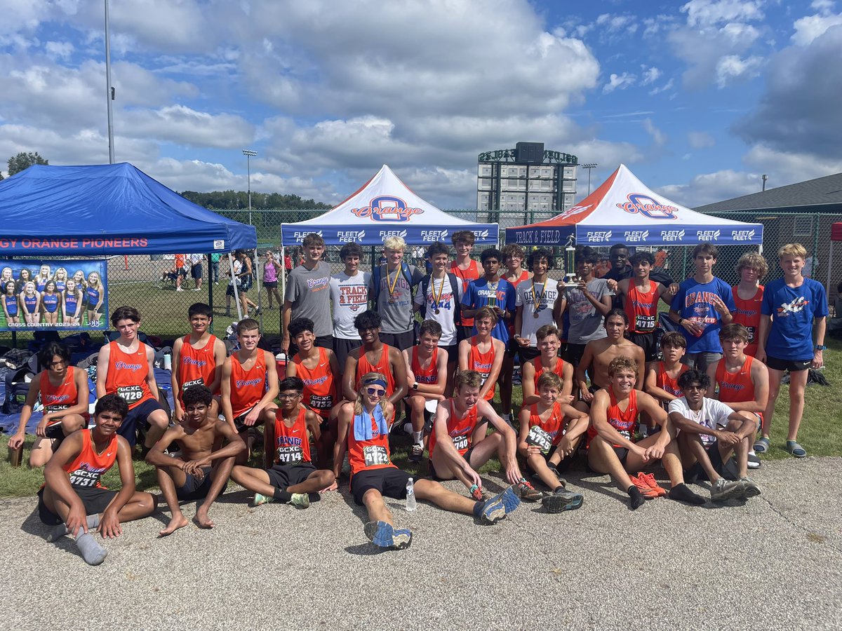 OOHSXC's tweet photo. Boys Varsity win the Canton Glen Oak Invite! Senior @sakrudraraju wins in a time of 16:00 and juniors Matthew Schroff and @BradynAllender place 4th and 5th to lead the team. Great opener to the season! https://t.co/PsgMxsny4t
