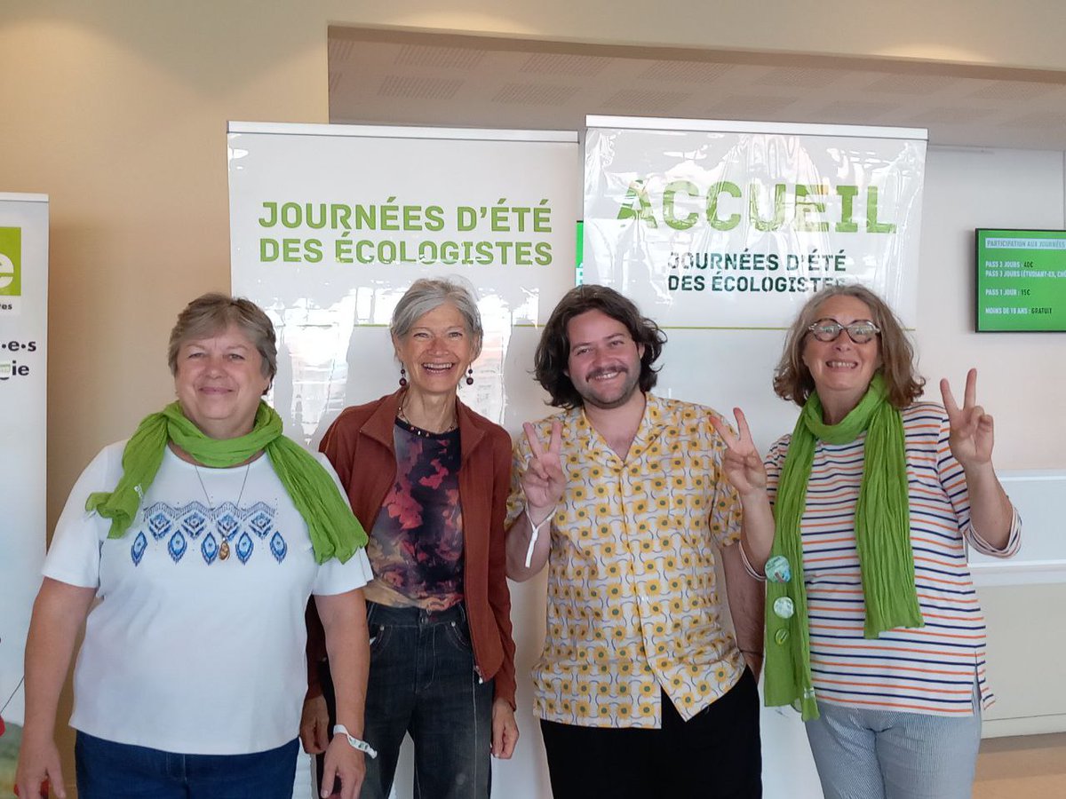 🌍 #LaTerreNosLuttes #JDE2023 ✊
Entre deux ateliers, des réunions planifiées ou pas, 4 membres du nouveau comité de pilotage ont voulu vous saluer alors que les JDE s'approchent de la fin. Bravo aux équipes locales pour l'organisation.
A très très vite !