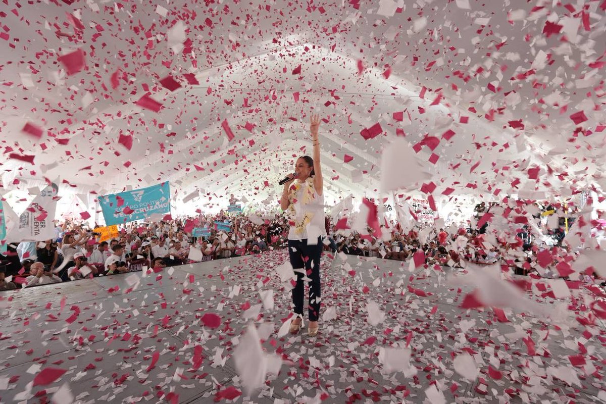 Estamos decidid@s a avanzar de la mano de una mujer, científica, revolucionaria, inteligente, que ha demostrado con hechos que sabe gobernar. 🤝
#VamosConCludia #Claudidores