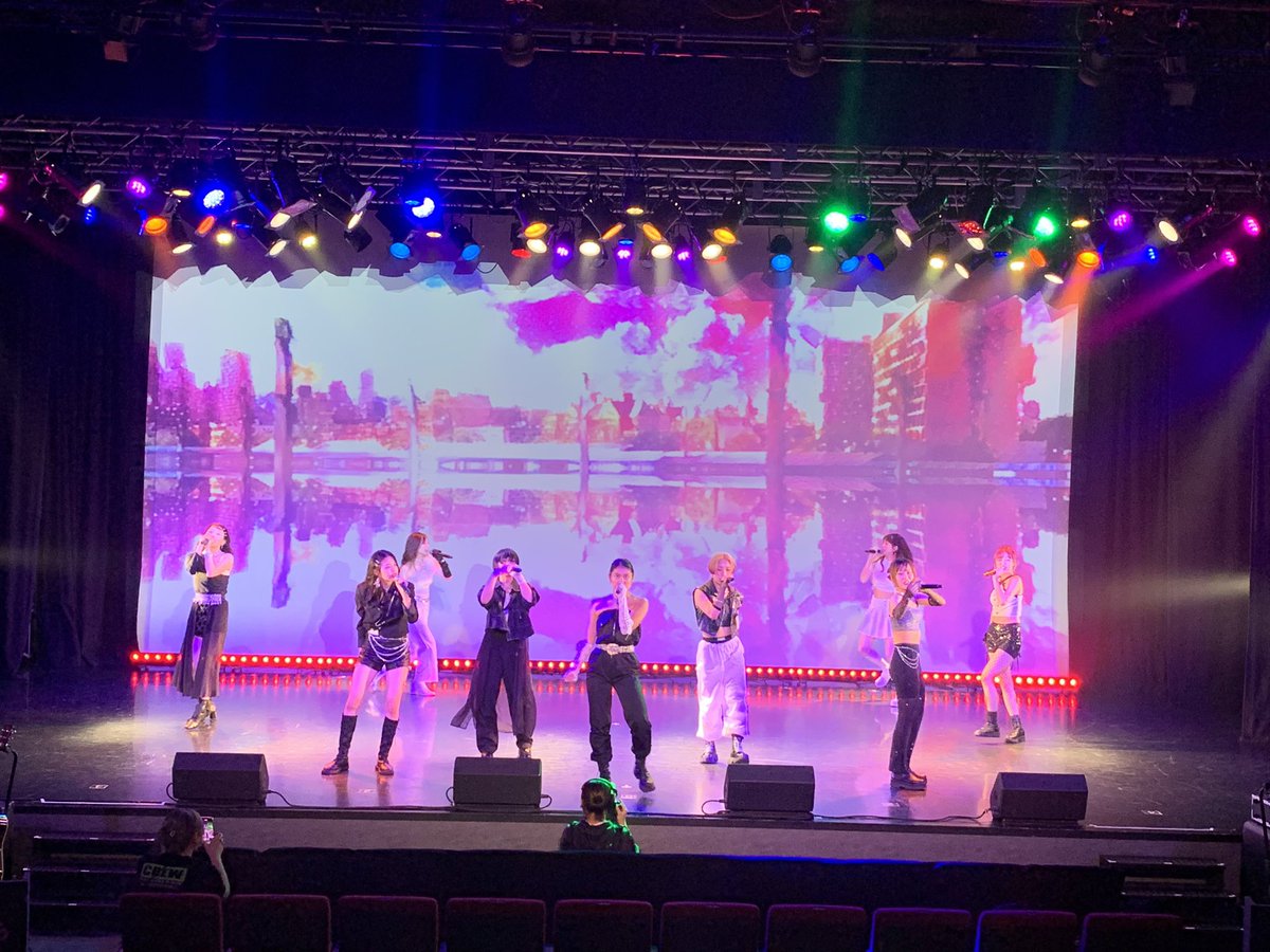 das_official_'s tweet photo. 🌹 DA’s定期公演vol.36 -feeling now-🌹
ご来場頂きました皆様・配信をご覧頂きました皆様ありがとうございました💜

在校生LIVE・本公演と盛り沢山でお届けしました✨
見逃したという方は是非アーカイブよりお楽しみください🤍
https://t.co/Zw8WVcs8yl

次回の定期公演は、11/18（土）です⚜️ https://t.co/0l36k8RbJZ