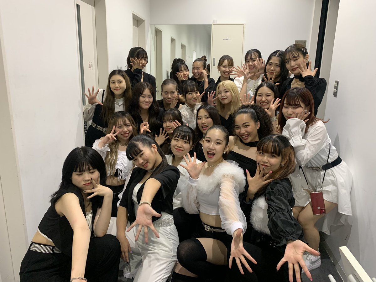 das_official_'s tweet photo. 🌹 DA’s定期公演vol.36 -feeling now-🌹
ご来場頂きました皆様・配信をご覧頂きました皆様ありがとうございました💜

在校生LIVE・本公演と盛り沢山でお届けしました✨
見逃したという方は是非アーカイブよりお楽しみください🤍
https://t.co/Zw8WVcs8yl

次回の定期公演は、11/18（土）です⚜️ https://t.co/0l36k8RbJZ