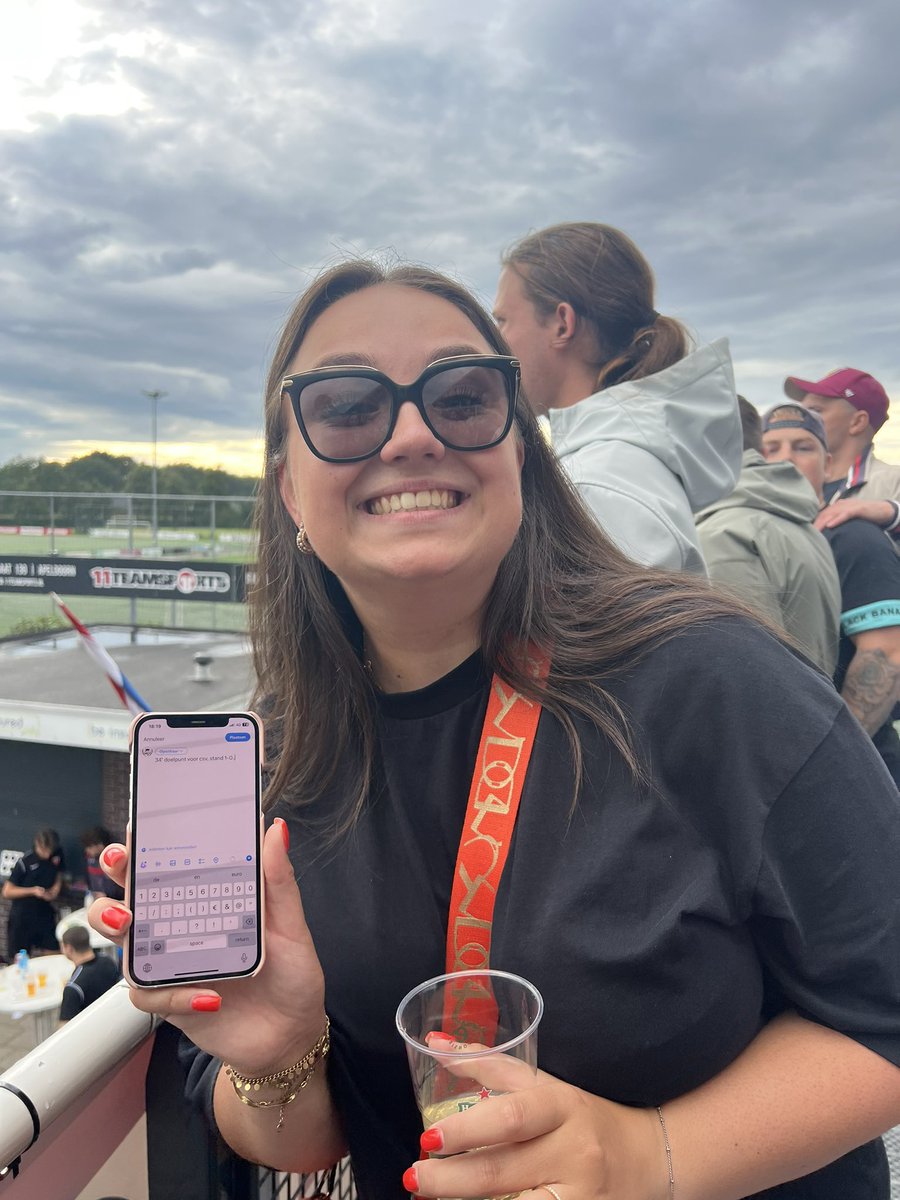 SaskiaKalksma's tweet image. Deze leukerd houdt de stand bij van de mooiste club uit Apeldoorn #WSV @wsv_voetbal 🖤🤍  #apeldoorncup #wsv #voetbal #apeldoorn #055