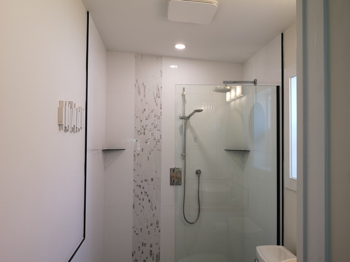 BackyardBungalo's tweet photo. Backyard Bungalows 500 Sq Ft Garden Suite (aka laneway house, carriage house, tiny home). Vaulted ceilings, 1 bed, 1 bath, open concept living/dining, tiled curbless shower, heated tile floor, built in cabinets in bedroom, HRV, and more! Video on YouTube https://t.co/bLf8atpffS https://t.co/nfRDXQcnJf
