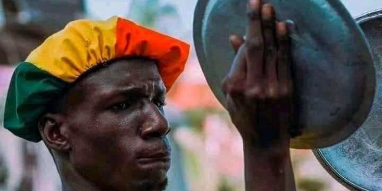 senetoile's tweet image. Frapp et les familles de détenus « politiques » appellent à un concert de casseroles #collectifFranceDégage #Frapp #concertdecasseroles tinyurl.com/25nach5z