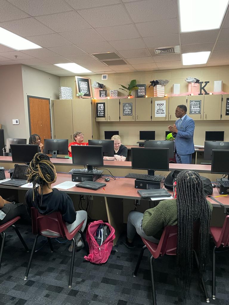 TonyReddickX's tweet photo. Superintendent Reddick teaches a Consumer Math class one week before retirement.📚📝 https://t.co/nOE30vSWhA