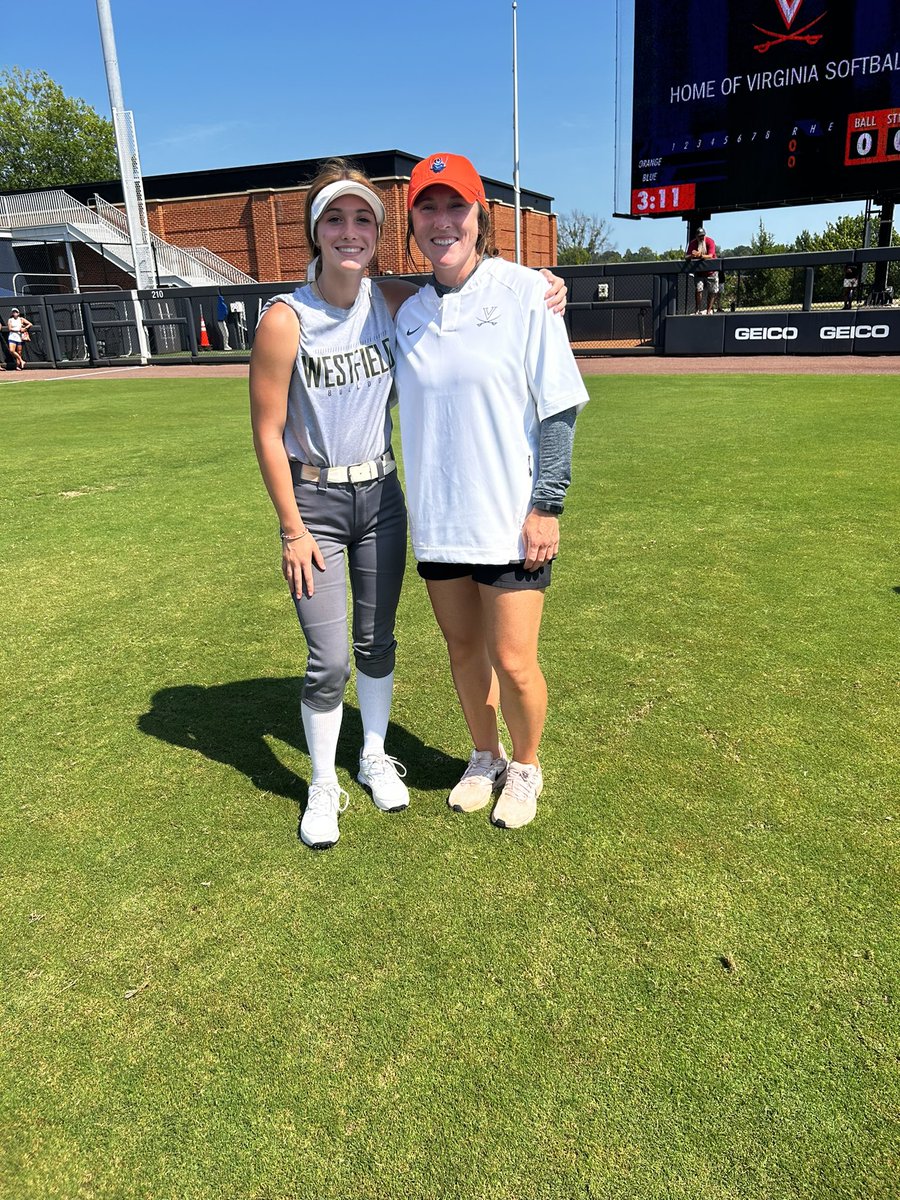 rylee_schmid's tweet photo. Thank you to the coaching staff and team for a great camp this past weekend! So fun meeting @catch42softball @Coach_Jo4444 @JamieAllred24 and @CoachTylka !! Go hoos!! #uvasoftball #uva #collegesoftball https://t.co/en0LczxRxO