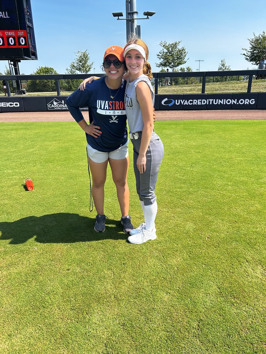 rylee_schmid's tweet photo. Thank you to the coaching staff and team for a great camp this past weekend! So fun meeting @catch42softball @Coach_Jo4444 @JamieAllred24 and @CoachTylka !! Go hoos!! #uvasoftball #uva #collegesoftball https://t.co/en0LczxRxO