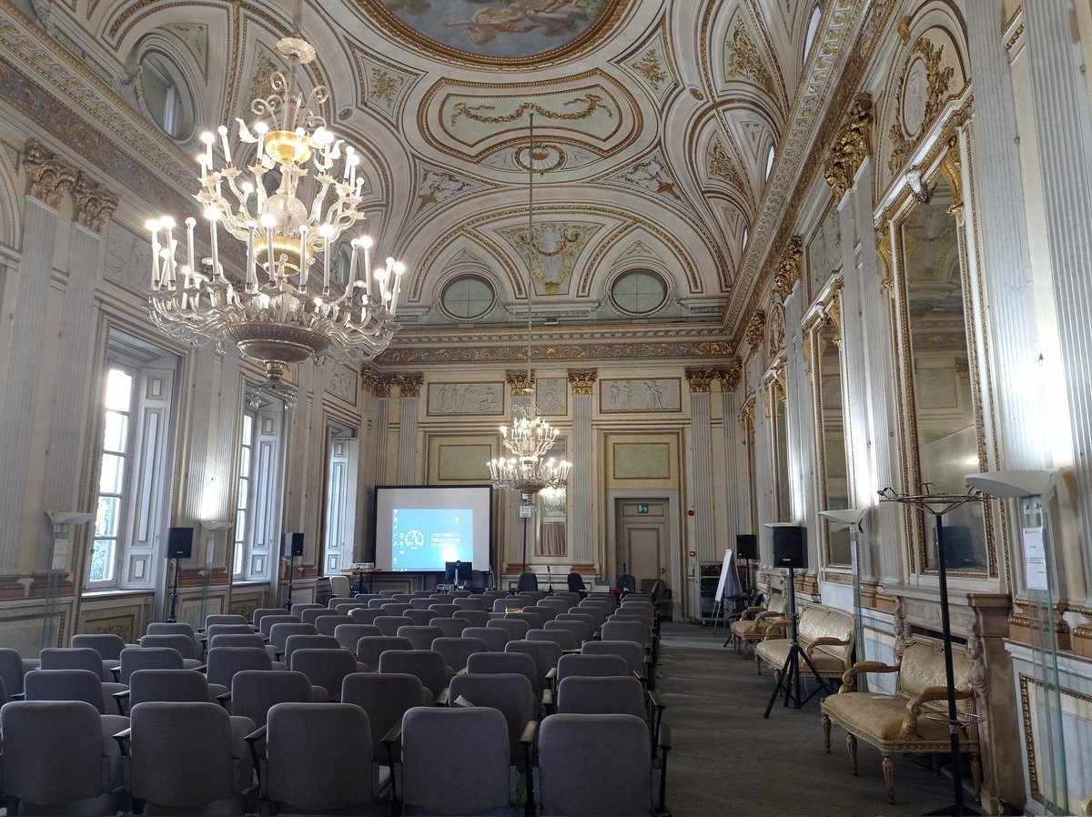 abalodieste's tweet photo. 38°C at 2023 ESSE Doctoral Symposium in Milan (Italy) @Essenglish @lvtc_uvigo. 
I got burnt on my way to the venue (look at that room!), my personal record 😂 https://t.co/f8aGpchYgi