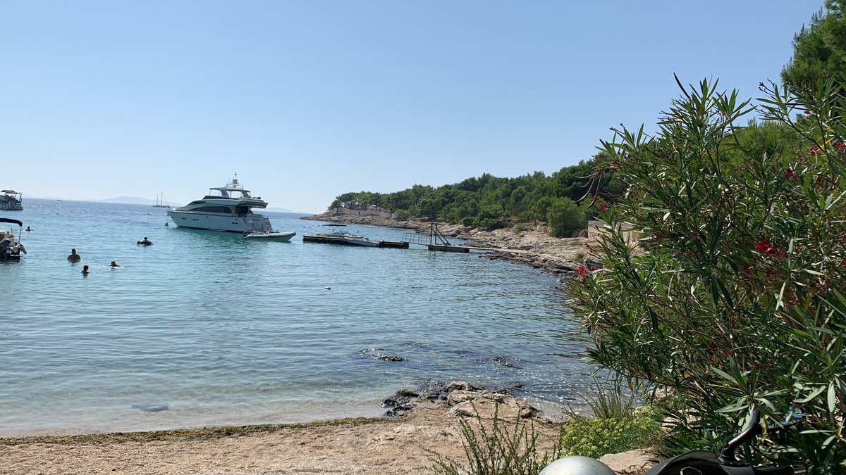 _Paperlapapp's tweet photo. #Murter 🇭🇷🌞 https://t.co/wqaJVh6rBn