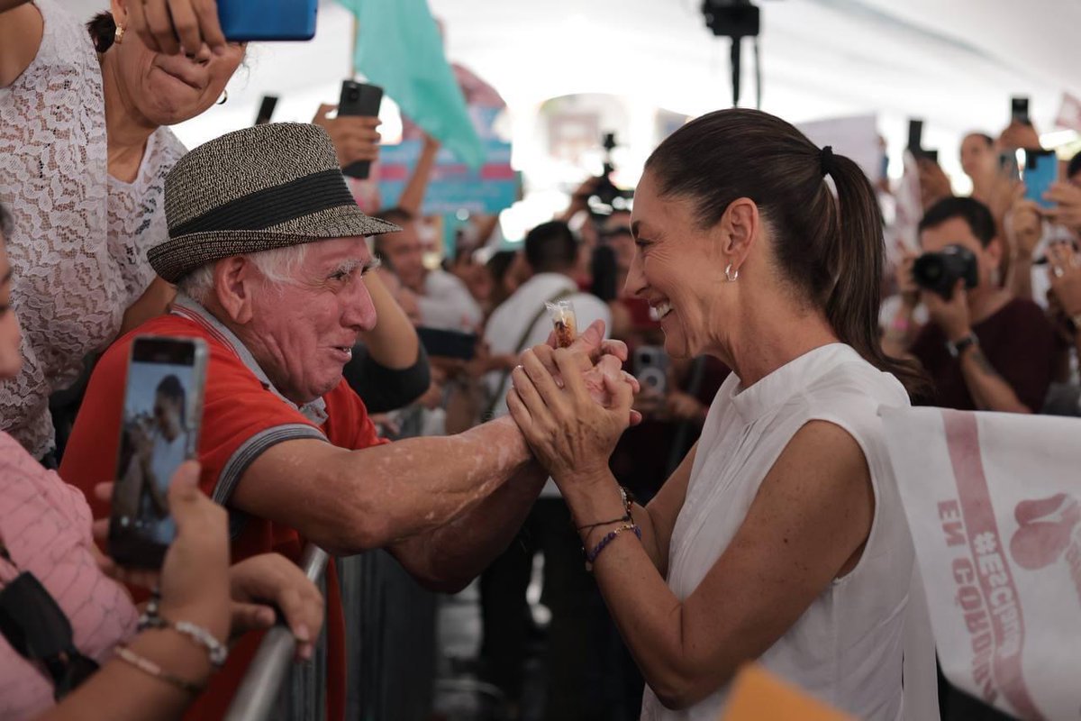 JosMartineez's tweet photo. TODOS CON  Claudia Shienbuam VIVA LA 4T!!! NUESTRA PRÓXIMA PRESIDENTA DE MÉXICOOOOOOOOOO!!! VIVA MORENA  #VamosConClaudia https://t.co/XNHPsblAcc