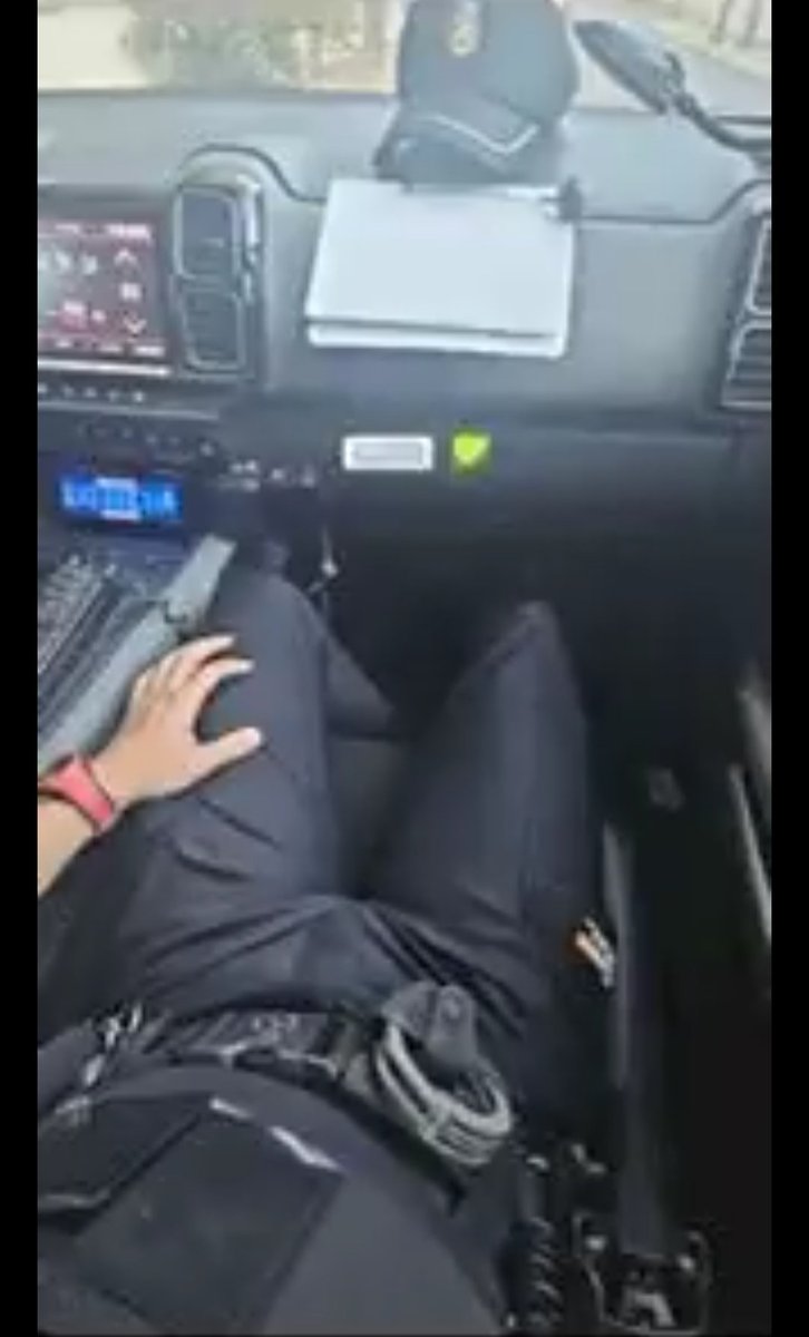 Undercover_Camo's tweet photo. #España #PolicíaNacional

¿Os acordáis el escándalo que hubo donde un alumno de @policia grabó relaciones sexuales con otra alumna sin su consentimiento?

Fue detenido pero ahora disfruta de las prácticas en Marbella subiendo fotos y vídeos que no debe a RRSS. https://t.co/UdroJxPITI