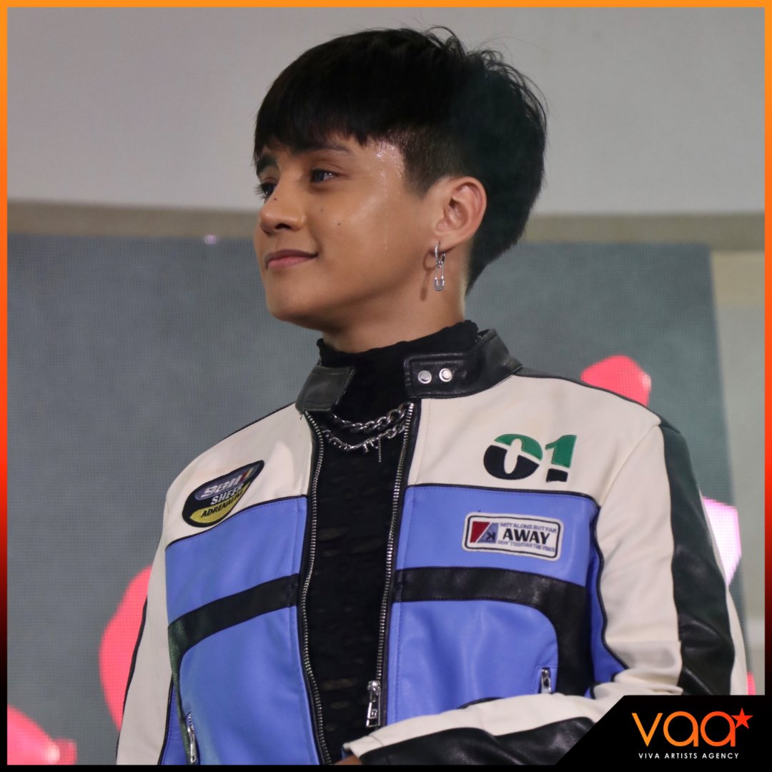 _itsmayeeeee's tweet photo. Yung buhok talaga nilang dalawa. Ewan ko nalang ba Meron pa naman akong "Alas hair is one of my favorites" then same sila ni kuya Tomas. So dalawa na sila ngayon? :< #TomLas 🥺🤌

ALAMAT PPopFiesta SaPampanga
#ALAMAT @Official_ALAMAT https://t.co/YEDbhKeTfM