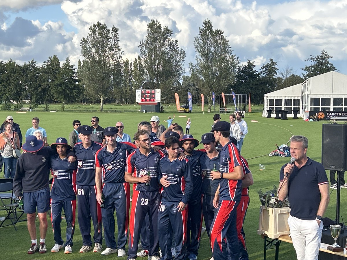 VoorburgCC's tweet photo. Landskampioen vrouwen en mannen!!!!.

🥳🥳🥳🥳🥳🥳🥳🥳🥳🥳🥳🥳🥳🥳

Fotos volgen. https://t.co/7sQtu3lYJN