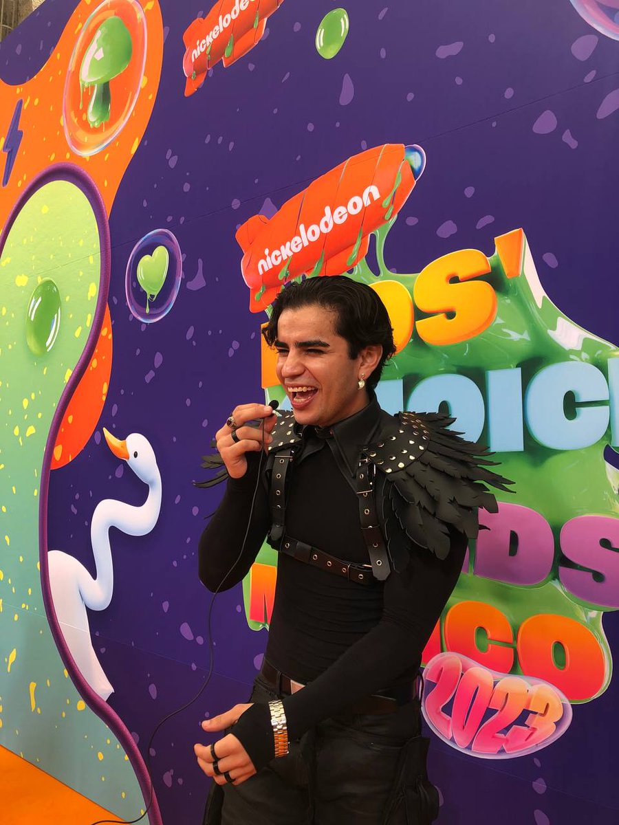 PlutoTVMX's tweet photo. ¡#AaronMercury ya llegó a los #KCAMexico! ¿Qué quieren que le pregunte? 😏 https://t.co/w571L7io0v