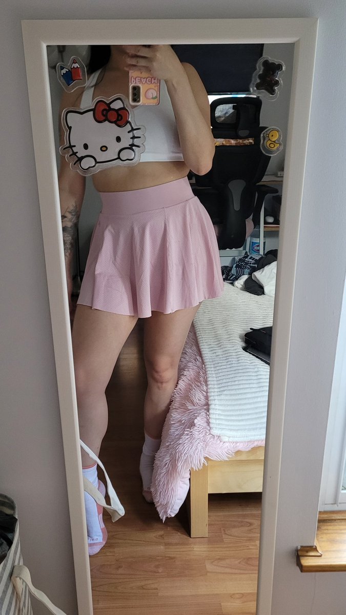 annboba's tweet photo. I'm gonna start wearing skirts like these for upper body day and no one can stop me https://t.co/0XVOiN2pOa