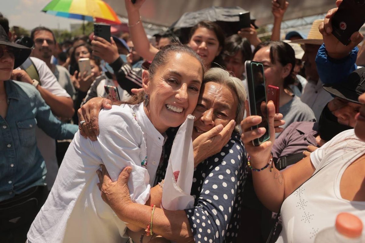 Lucerooperez's tweet photo. Todo nuestro apoyo vamos con la Dra Claudia Shienbuam una mujer bien preparada para tomar las riendas de esta gran nación por amor a Mexico 🇲🇽 #VamosConClaudia #MORENA 👏🏻👏🏻 https://t.co/t5p1gpmKc0