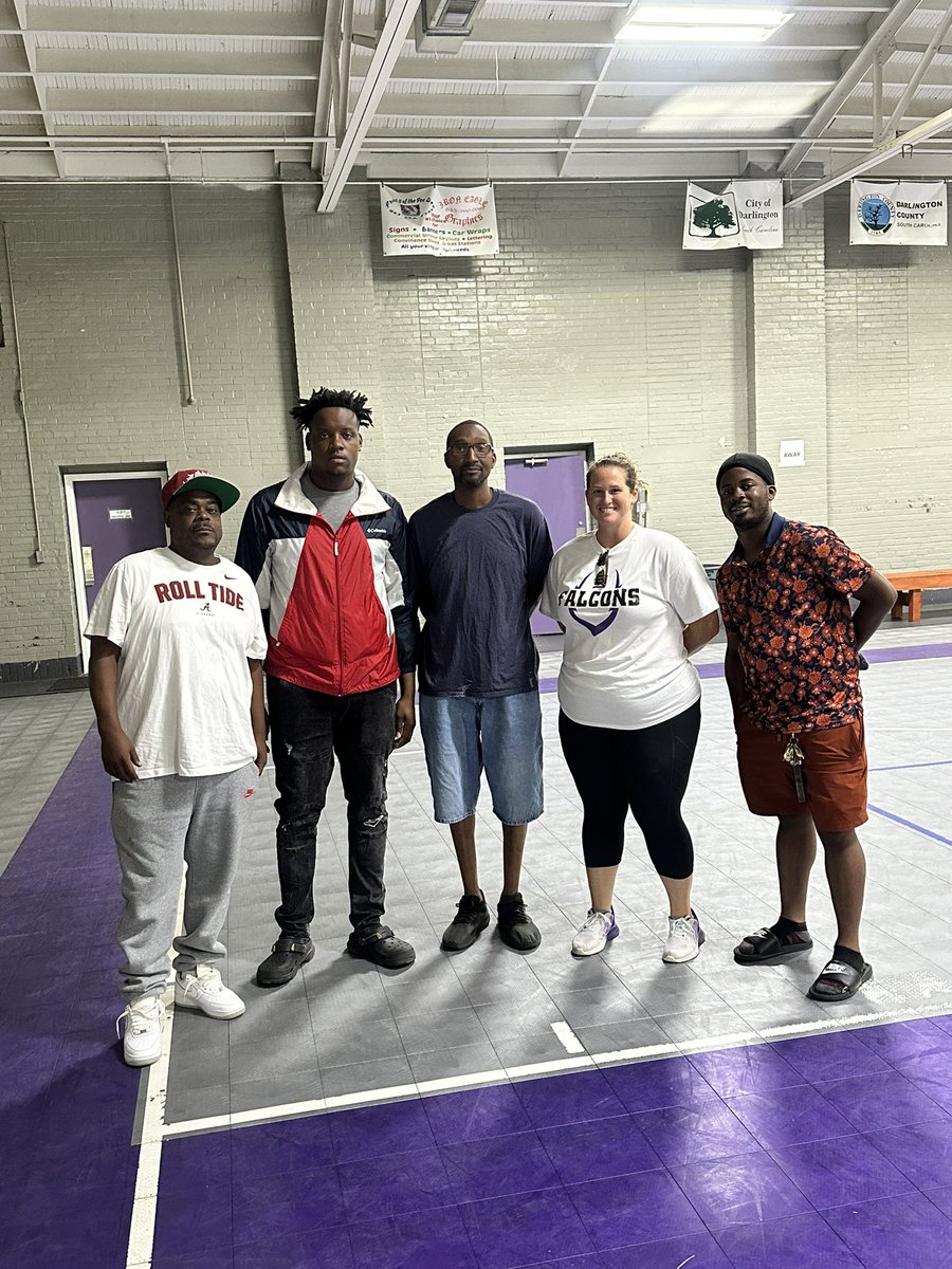 tjc_the_atc's tweet photo. Thanks to the Darlington County Rec. Dept. for allowing me to work with y’all to get more football coaches CPR certified! 🙌🏼
#AT4ALL #tcelitesportsmed #tcelite #falcons #CPR #ourvillage https://t.co/UCtVyuCQd8
