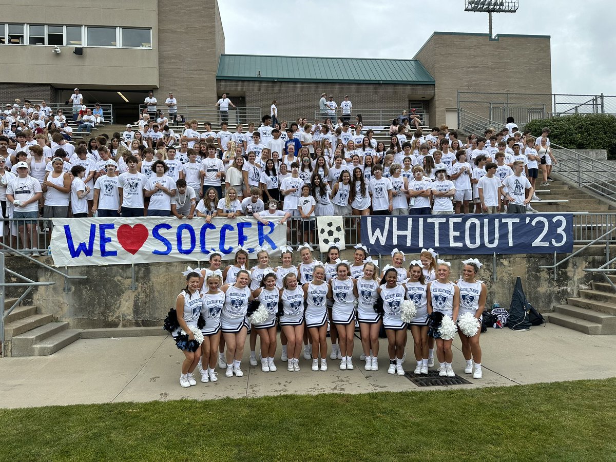 TheKurle's tweet photo. White out! https://t.co/nNGPHiJvNd