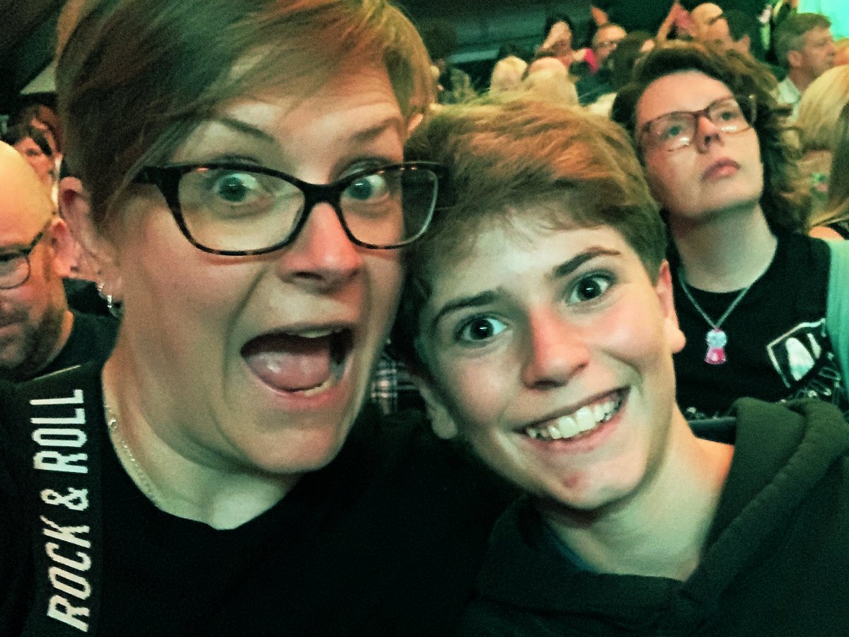 return2laughter's tweet photo. Gary, we’re ready for ya, ya sexy bastud!
@gregjmchugh
#GaryTalks
#GaryTalksYousListen
#CheeseyPastah https://t.co/bECgjIQoem