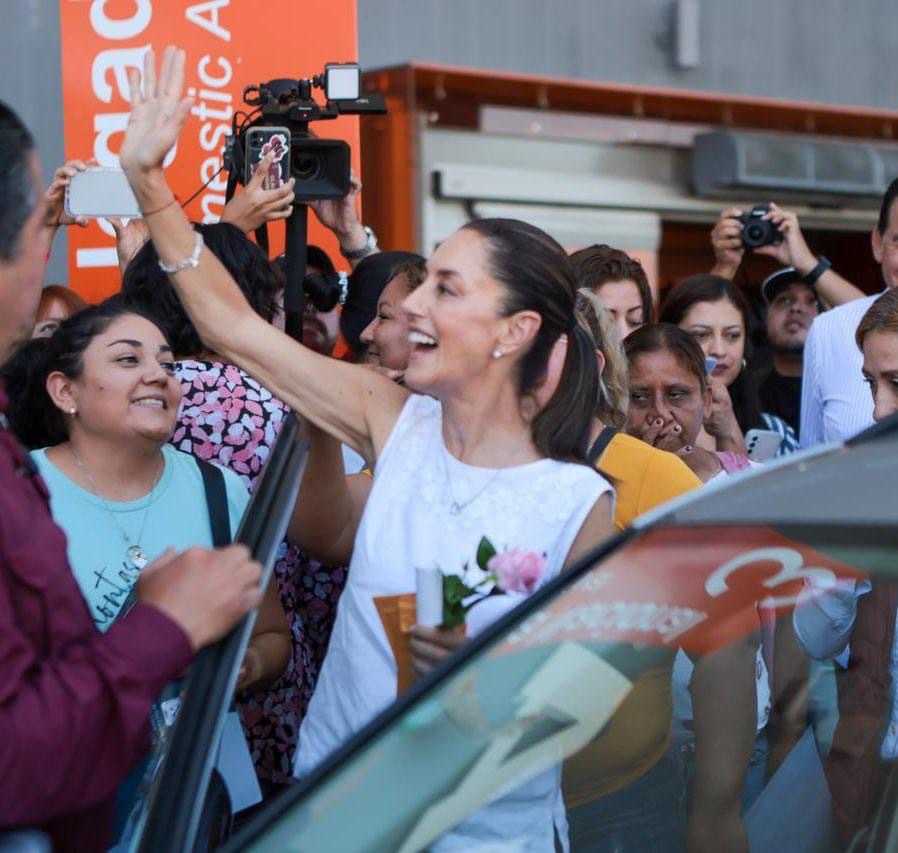 SantaGmez6's tweet photo. Por la consolidación de la Cuarta Transformación,Claudia Shienbuam, Es tiempo de Mujeres! #VamosConClaudia ❤️❤️ https://t.co/dGBqhwSFlZ