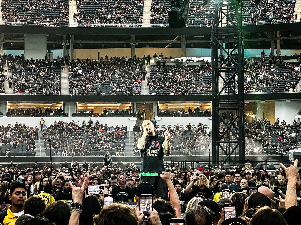 KnightWatchPub's tweet image. Highlights from @Metallica and @Pantera #photograghy #Metallica #pantera #sofi