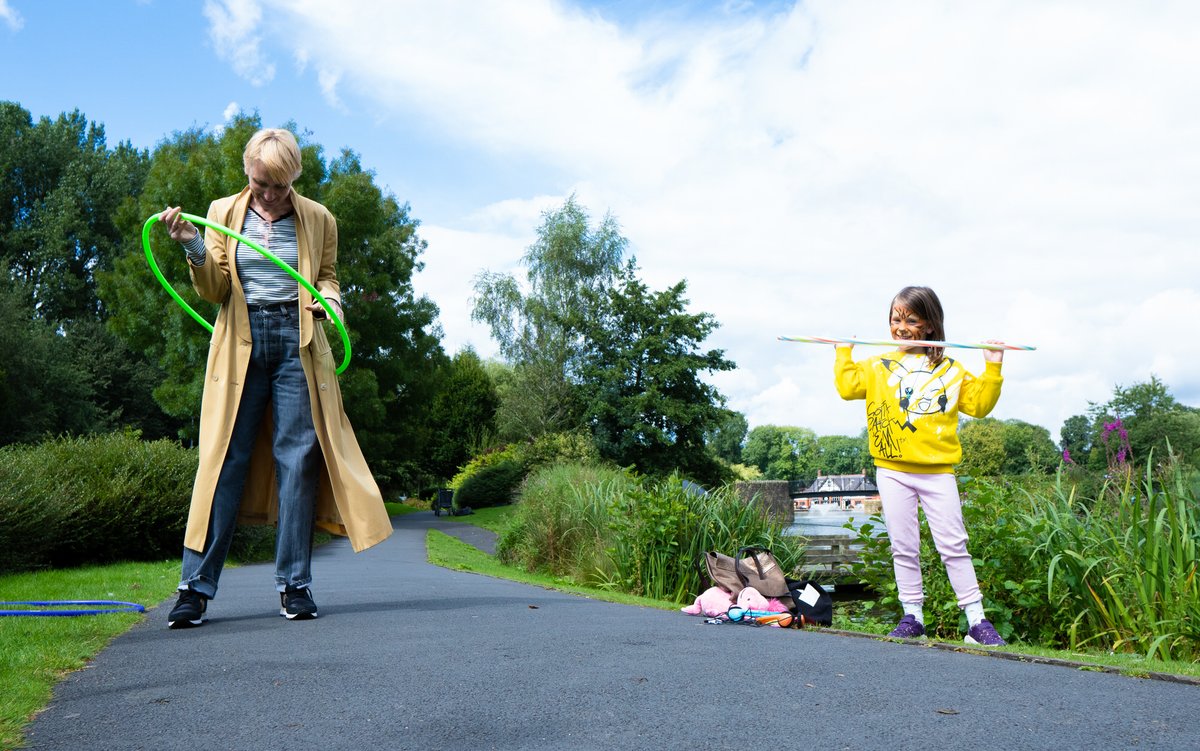 SBC_Theatre's tweet photo. 🎶 Oh, what a magical day we've had at Secret Summer! ✨🌞 Take a peek at these wonderful families enjoying our enchanting #SecretSummer adventure at Alexandra Park in the heart of Oldham! https://t.co/0tMxnypZxh