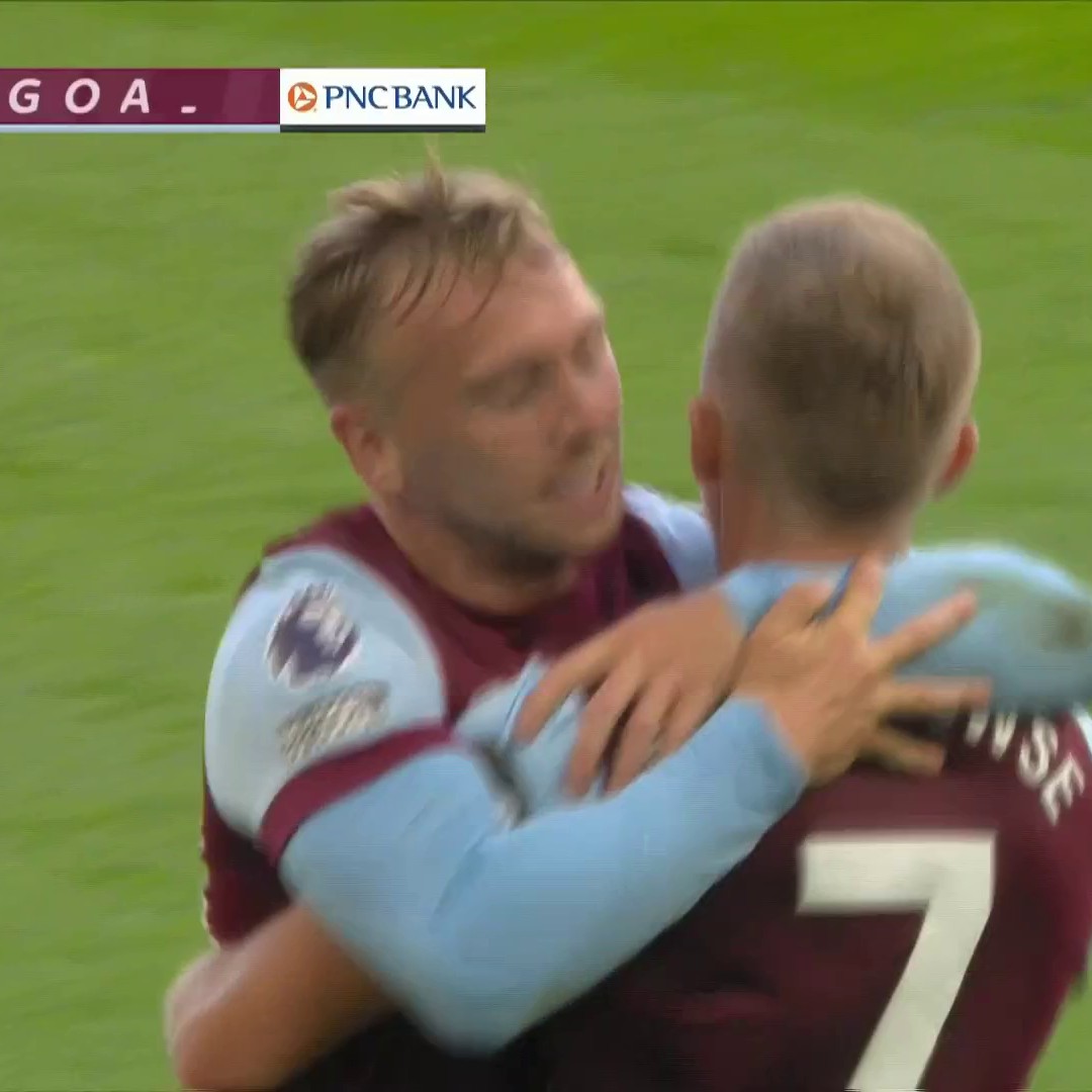 The opener goes to West Ham! James Ward-Prowse with the early tally.#BHAWHU on NBC & @peacock