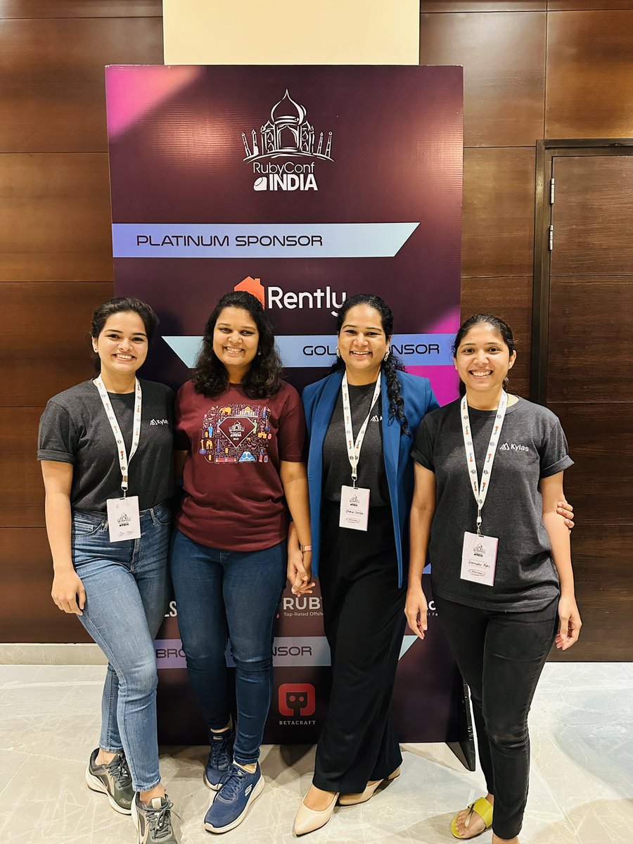 Shwetakale13's tweet image. Kylas and Selldo team at #rubyconfIndia #rci