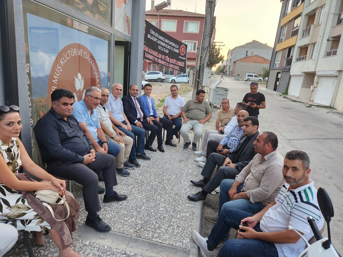 Kasimkarakas26's tweet photo. #Eskişehir Muş Kültür ve Dayanışma Derneğimizin Düzenlediği Malazgirt Zaferin'in 952.Yılı dünümü kapsamın da Etkinliğimizi Gerçekleştirdik Emeği Geçenlere Çok Teşekkür Ederiz @TasciAyhan26 https://t.co/VlMQokCh2O
