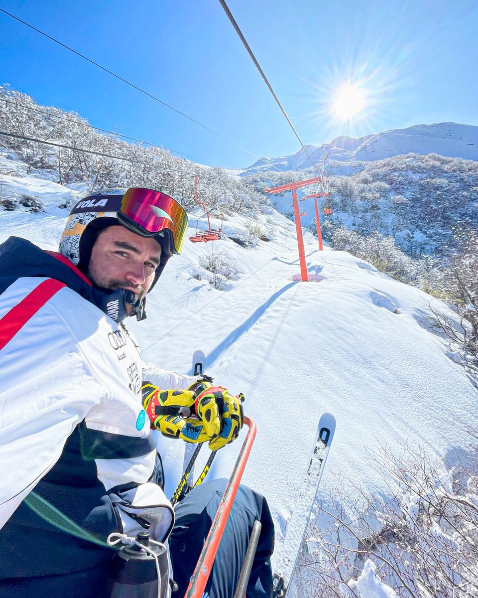 bailet_matthieu's tweet photo. C’est ça qu’on aime ☀️
Le soleil c’est la vie 😍
#SunIsBack #Chili #LasTermas #Chillan #Nevados #Pleasure #Ski #Alpine #Fis #France #Stage #Preparation #Work #Happy https://t.co/bT8IPm8dhY