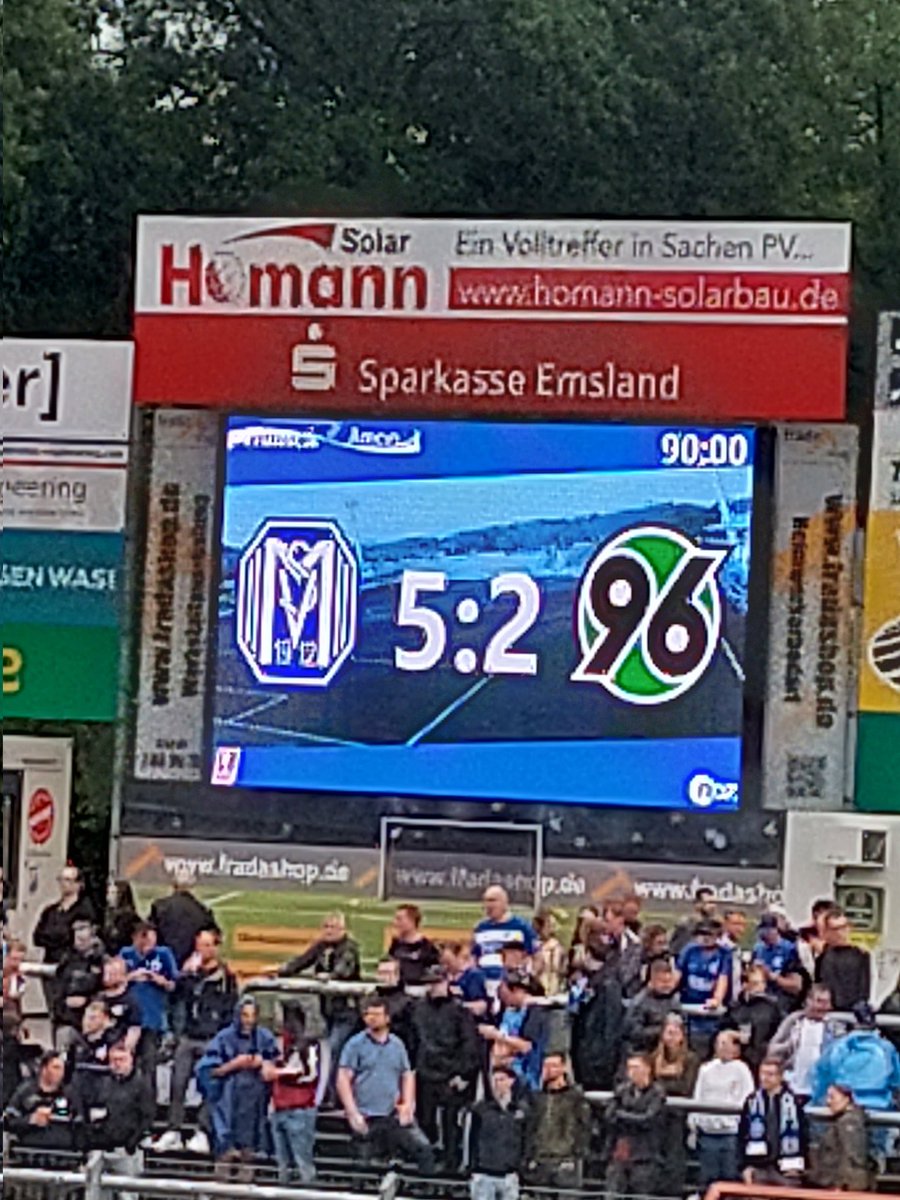 DaZybulka's tweet photo. Der #svmeppen hat einen Animateur nach Ernst #Middendorp gefunden! https://t.co/VM8US6m8cG