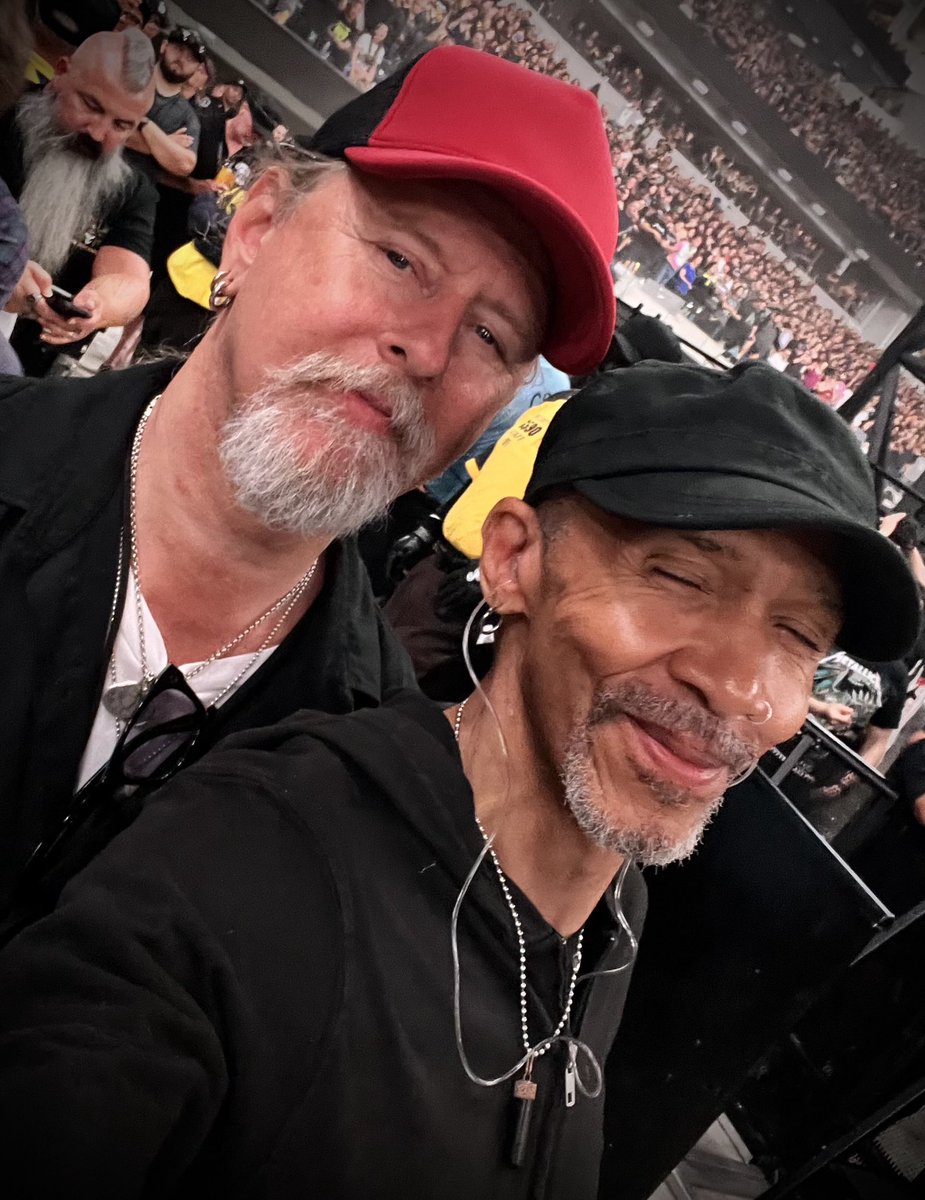 I ran into Jerry Cantrell last night at the Metallica Pantera show…