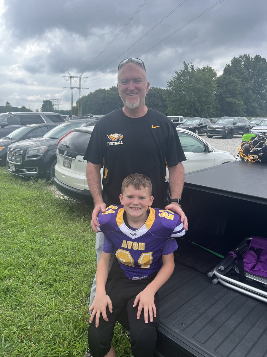 ShannonScheetz's tweet image. Fun 2 days of Avon football- first the big kids &amp;amp; today the littles💛🏈💜Avon Bigs beat McKinley 28-7 in a very cool venue &amp;amp; our littles won 7-6!! Andrew almost had a pic but I suck at recording so I just missed it!!The coaches did great too!! #andrewmichaelscheetz #avonfootball