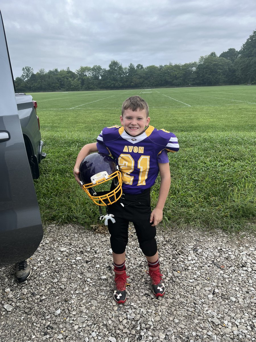 ShannonScheetz's tweet image. Fun 2 days of Avon football- first the big kids &amp;amp; today the littles💛🏈💜Avon Bigs beat McKinley 28-7 in a very cool venue &amp;amp; our littles won 7-6!! Andrew almost had a pic but I suck at recording so I just missed it!!The coaches did great too!! #andrewmichaelscheetz #avonfootball
