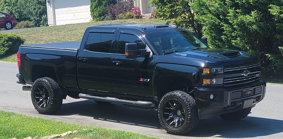 Grumpy3w's tweet image. Black is sexy when clean!