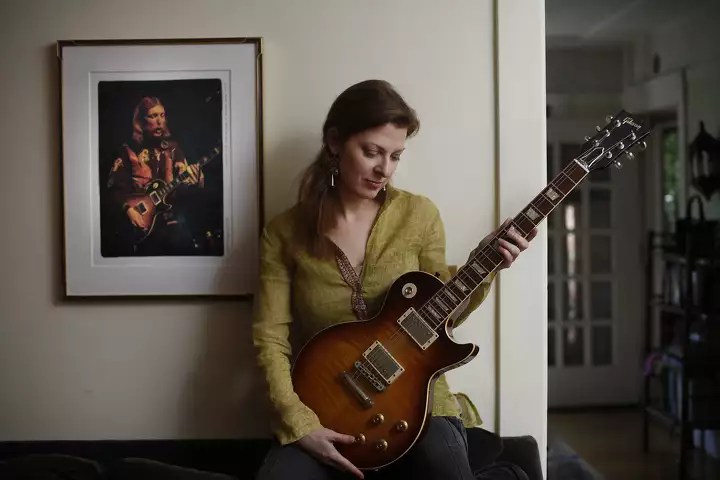 We'd like to wish a very happy birthday to Galadrielle Allman. She was born on August 25, 1969, in Macon, GA. She was the only child of Duane Allman, who died at 24. In 2014, Galadrielle published a reflection on her father, family, and the culture of the 60s, called Please Be