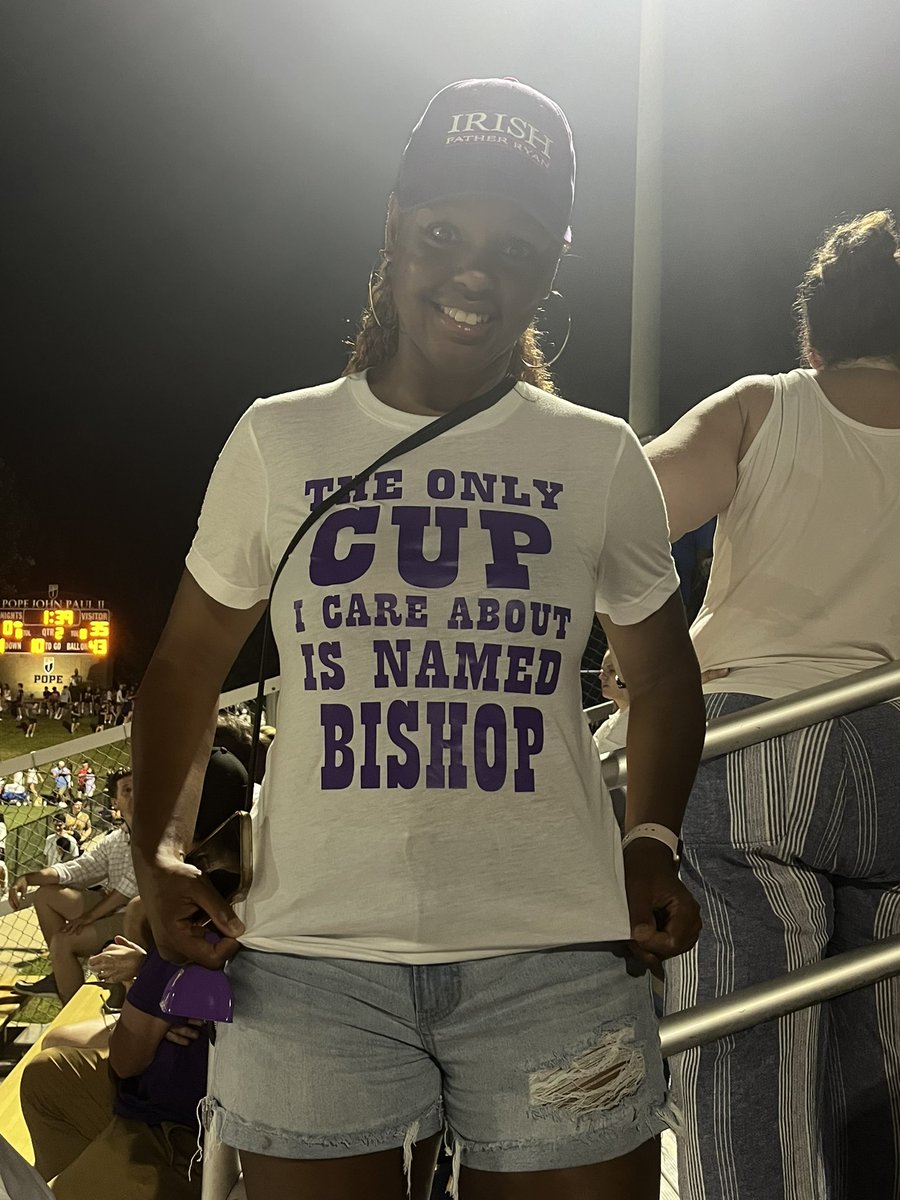 SHHeile's tweet photo. #bishopscup #fatherryan
Go Irish 🏈☘️💜🏈☘️💜 https://t.co/1o2FmvgJNy
