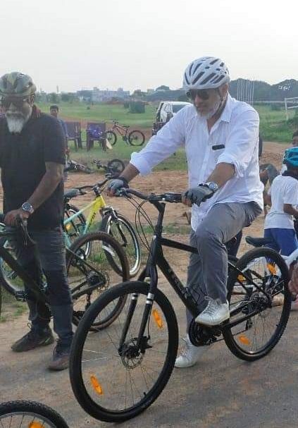 prakashpins's tweet photo. Thank you for the Initiative @yelbi007 sir!
#AjithKumar #Probikers #VidaaMuyarchi https://t.co/1sj5B5C8Ux