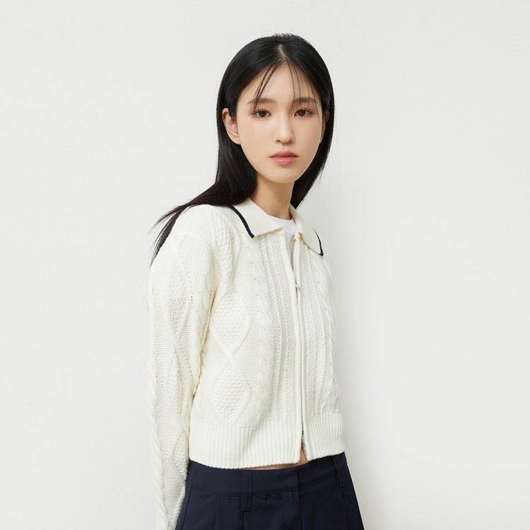 bbearmint19's tweet photo. คาดิแกนไหมพรม ✨
Ivory / Light blue 
Size : S M L

Navy
Size : S M https://t.co/e7qAUIQNeV
