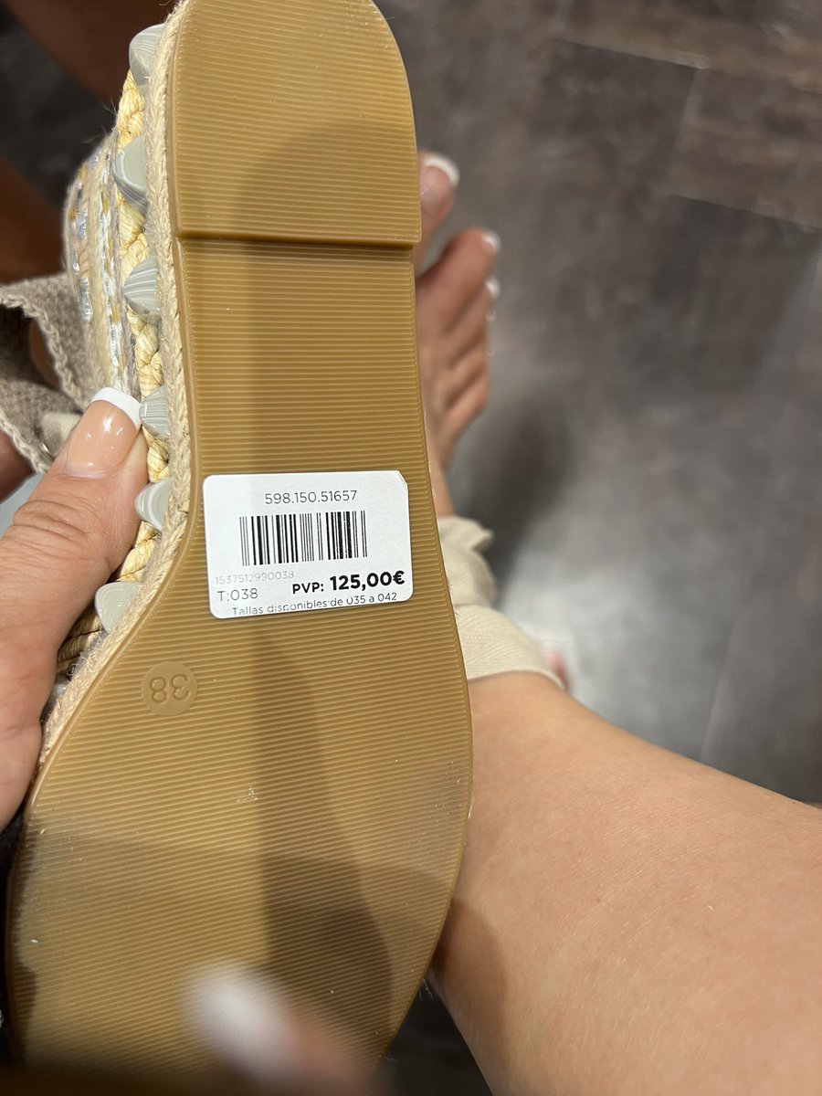 AuthenticDiana's tweet photo. These wedges have stolen my heart! π Canβt stop thinking about them. If anyone wants to make my day, these beauties would be the perfect gift. ππ #WedgeObsession #ShoeLove #PayPig https://t.co/8kLxZOu6VG