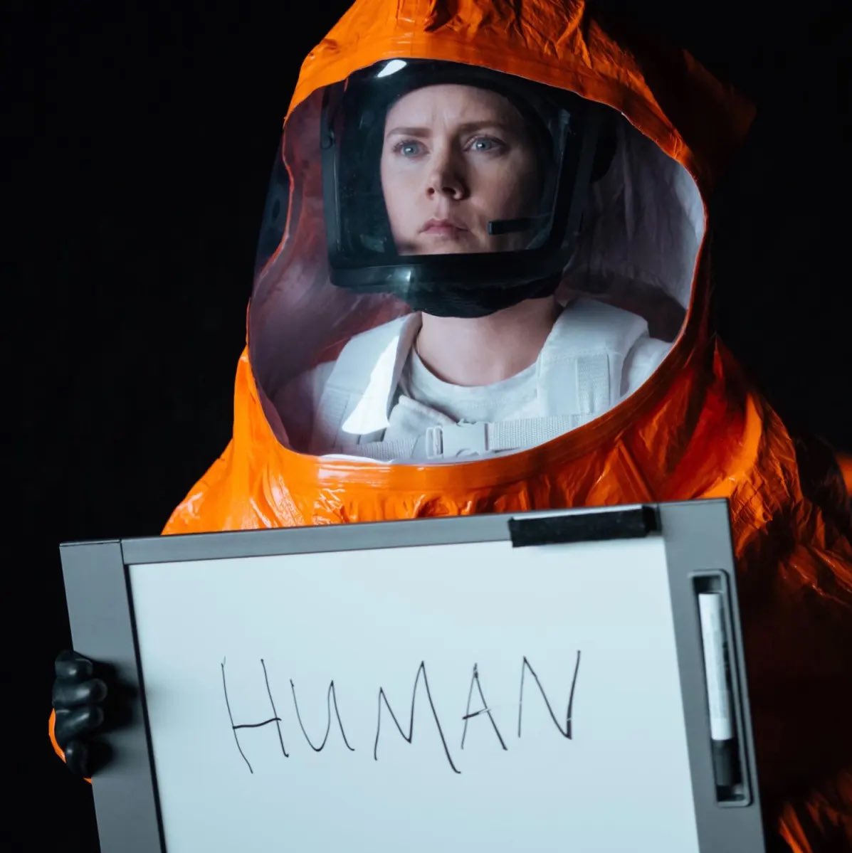 FilmUpdates's tweet photo. Amy Adams references ‘ARRIVAL’ at the SAG-AFTRA strike. https://t.co/z0gIng6YpT