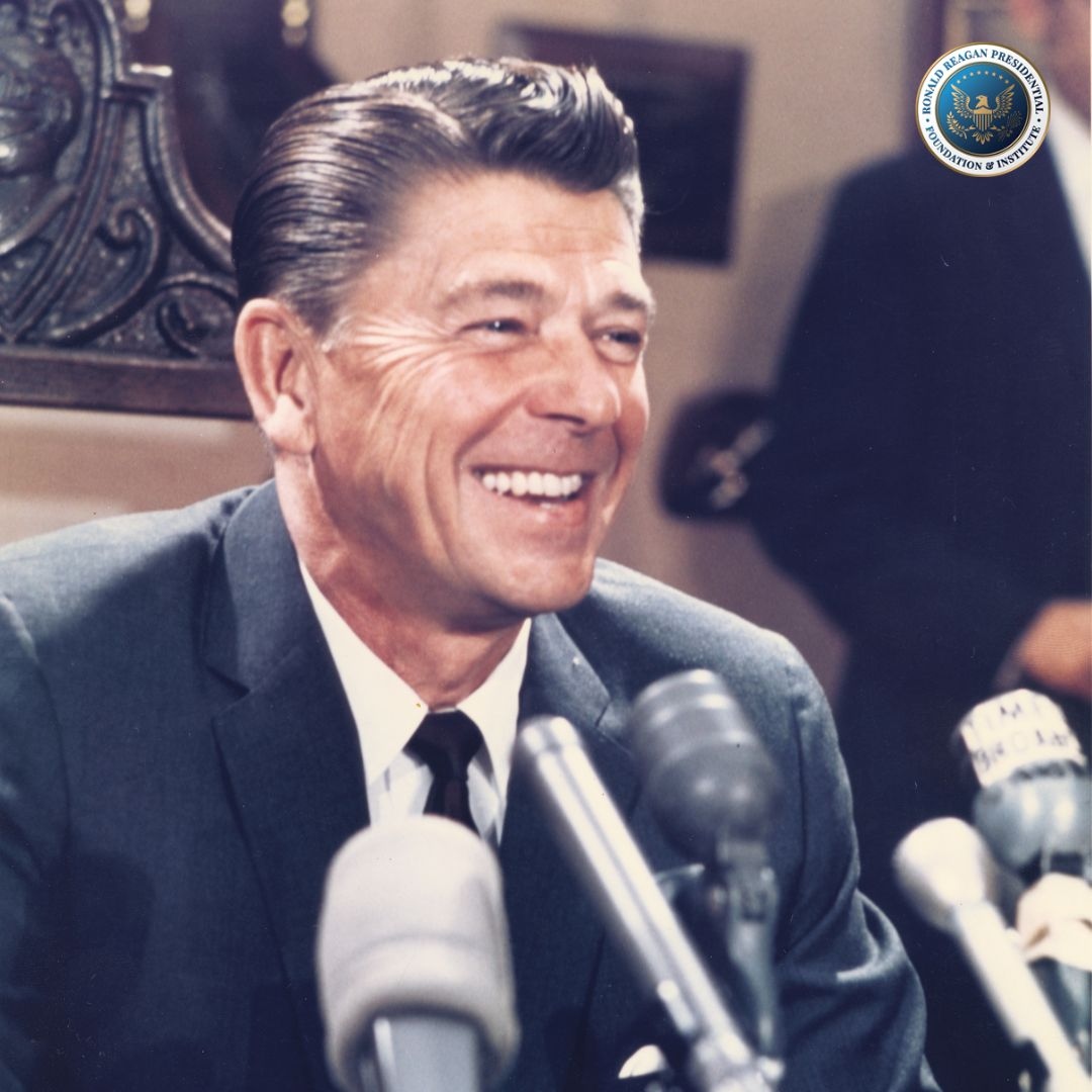 RonaldReagan's tweet photo. “America is today what it was two centuries ago, a place that dreamers dream of, that it is what Winthrop said…``We shall be as a shining city for all the world upon the hill.''” #RonaldReagan #AmericanDream #GreatCommunicator https://t.co/fuRIZFgojH