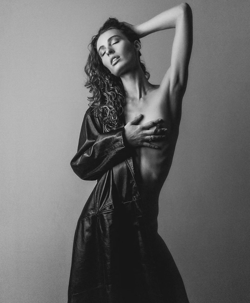 impliedmag's tweet photo. "I'll have what she's having."
When Harry Met Sally
π¦ @hales_cee
πΈ: @thebroadmorephoto
Find more uncensored Creators on https://t.co/imDOgSHhFR
#bnw_captures #757models #vamodels #flmodels #studiophotography #dmvmodels https://t.co/eOcaON14rV