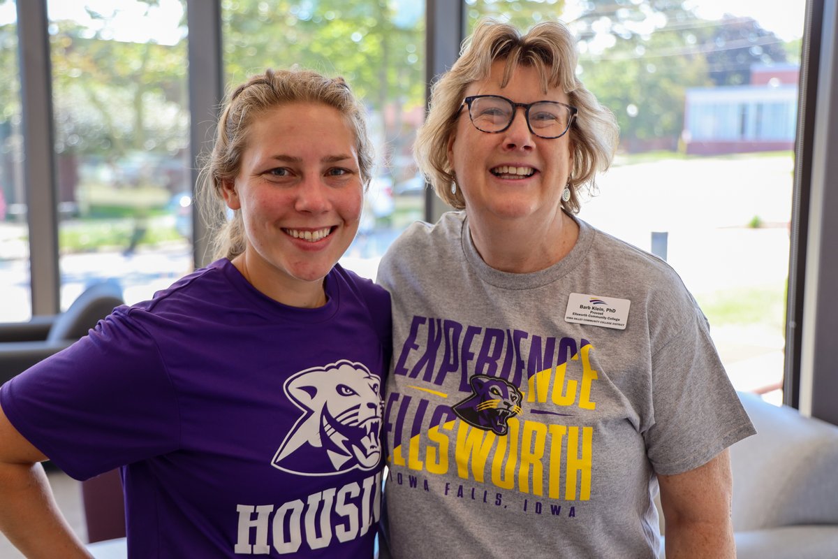 PanthersECC's tweet photo. Move-In Weekend continues! It's great to see our returning students and their families again! Welcome back and we hope you continue to have a great time at Ellsworth! 😁👍

#ExperienceEllsworth #CreateYourExperience #MoveInWeekend https://t.co/CqVXMyY196