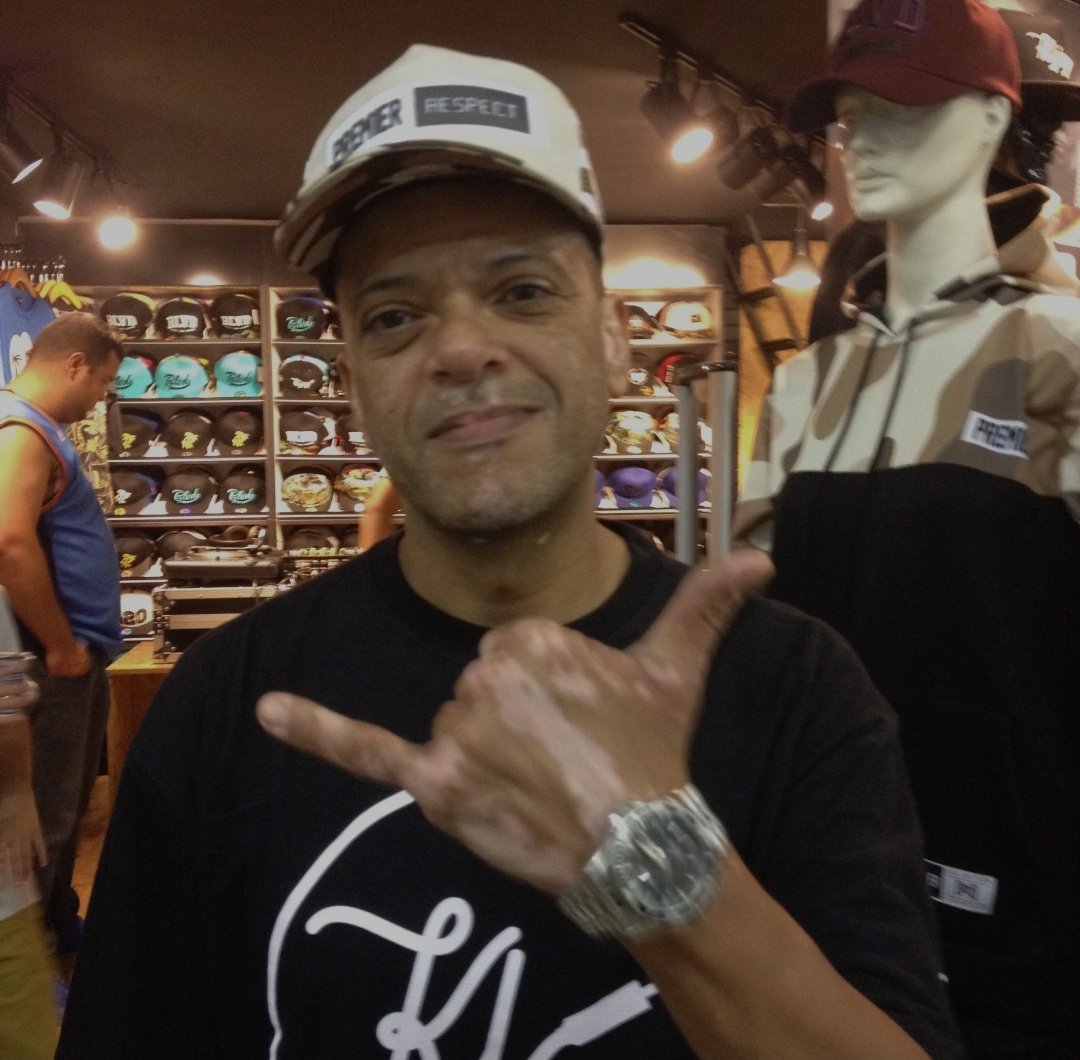 mpromual21's tweet photo. 50 anos de muita luta e afirmação hip-hop transforma!
#hiphop #HipHop50 #kljay mestre monstro #racionais #rapnacional #sintonia #TheTown
#jornalhoje #jornalhoje #rapinhood #dj #chronic #rap #grafite #thechronic @RACIONAISCN @Rap https://t.co/Q4I0V2cEvh